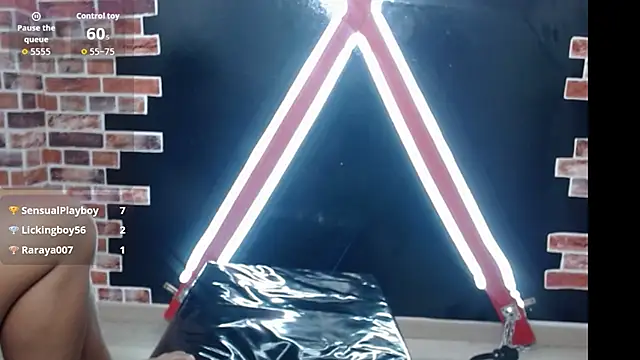 raven_robin_'s cam snapshot