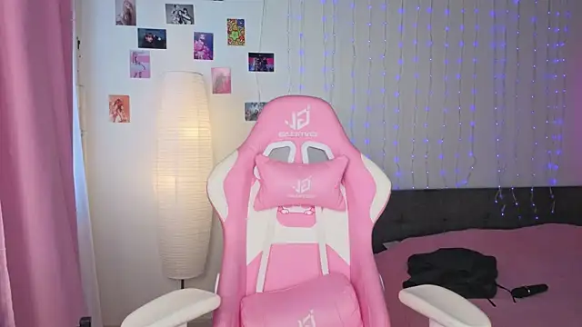 Bella_Garcia's cam snapshot