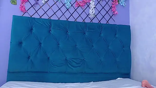 abril_castanocm's cam snapshot