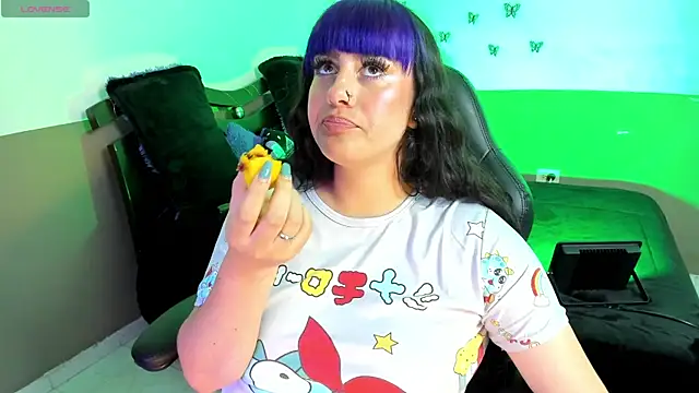 Monserrat_Cute_'s cam snapshot