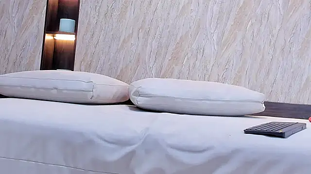 alina_hart's cam snapshot