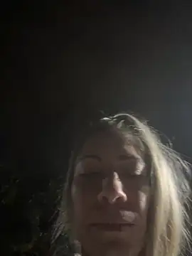 viktoria_davis_'s cam snapshot