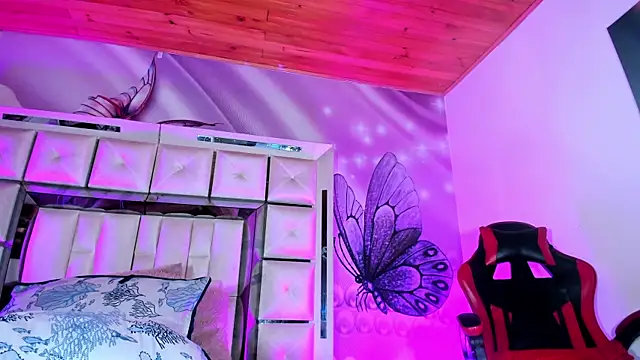 emili_clark live sex cam