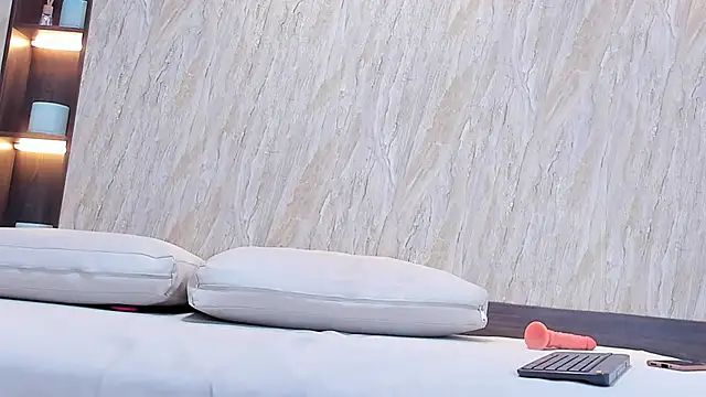 alina_hart's cam snapshot