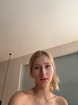 LunaRase live sex cam