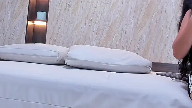 alina_hart's cam snapshot