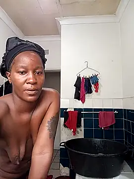 sluttylaura21 live sex cam