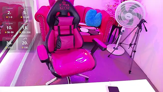 Emily_milleer's cam snapshot