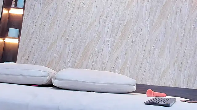 alina_hart's cam snapshot