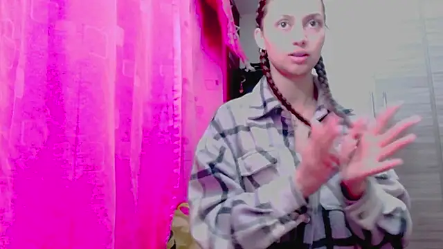 holy_juli's cam snapshot