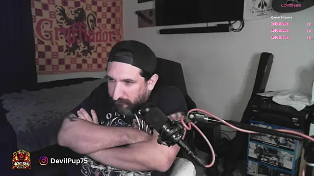 DevilPup75_'s cam snapshot