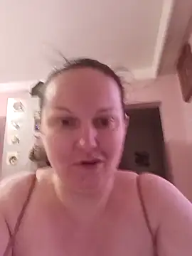 BustyLadyAlma live sex cam