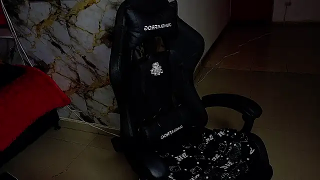 nova_kitttyy's cam snapshot