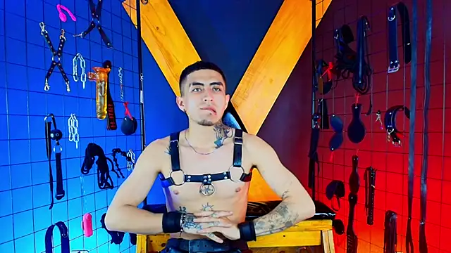 Master_kingsadic live sex cam