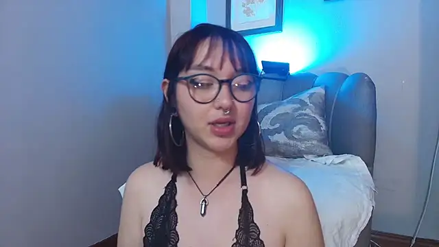 Violett_Lilith live sex cam