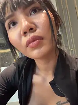 Alittleasiangirl live sex cam