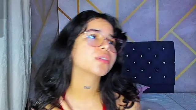 _vaiolet_owo live sex cam