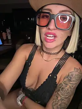 lolalatinaa live sex cam