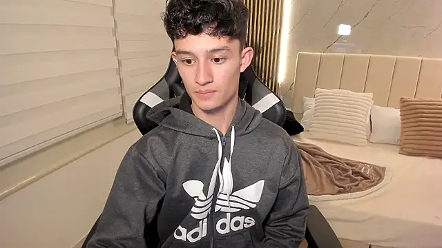 Patrick_Howland_ live sex cam