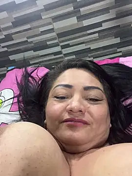 miaboobs19's cam snapshot