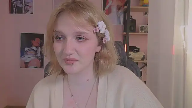 ELLIEJAY's cam snapshot