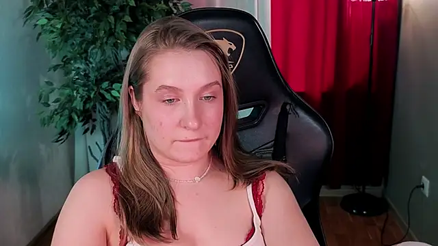 saint_trisha's cam snapshot