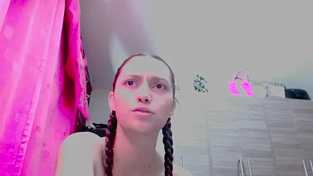 holy_juli live sex cam