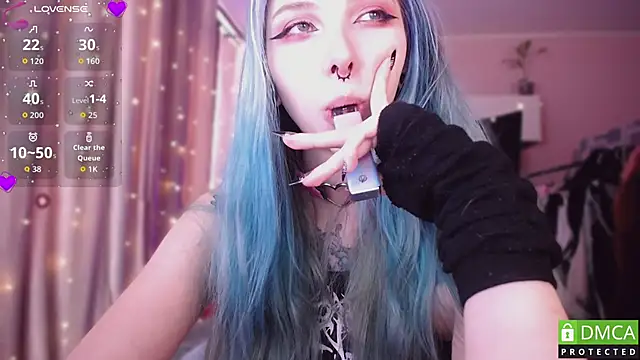 JustMeowGirl's cam snapshot