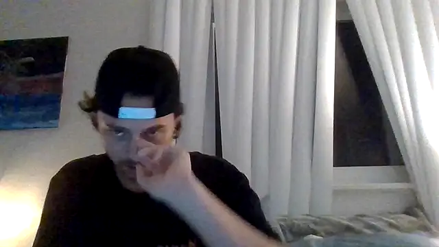 Tallhungandcloudy's cam snapshot