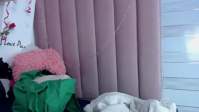 petite_coral's cam snapshot