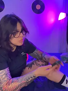 KittyTatts live sex cam