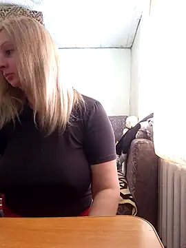 BustyBlond live sex cam