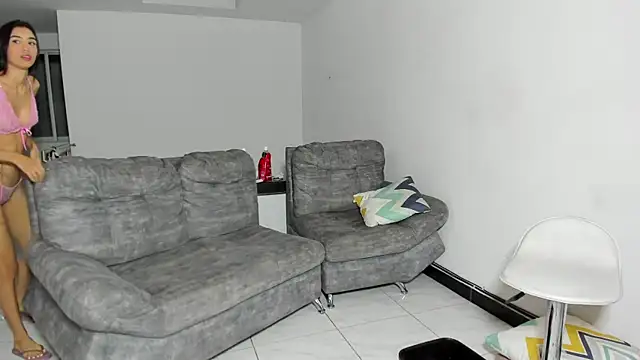 hotlittleones18 live sex cam