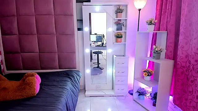 liany_taylor's cam snapshot