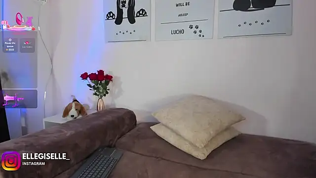 ElleGisellee's cam snapshot