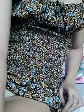 QueenSoreal live sex cam