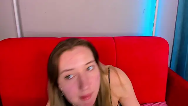 JollyBlondy's cam snapshot