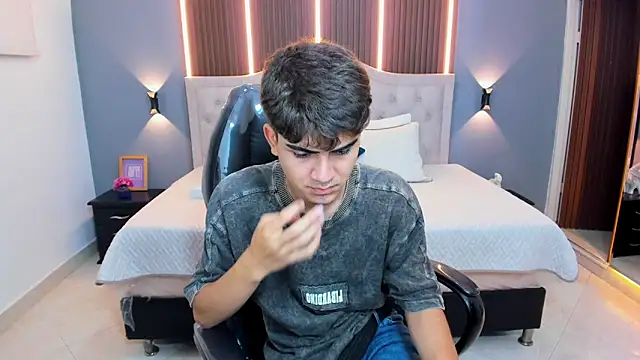 Tommy18__ live sex cam