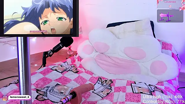 LemonSweett live sex cam