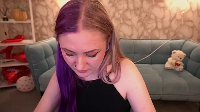 DramaQuenns's cam snapshot