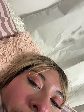 Nailealipsglossy's cam snapshot