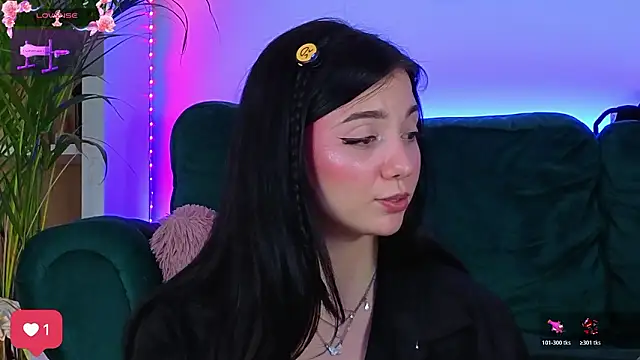 Avery-- live sex cam