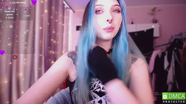 JustMeowGirl live sex cam