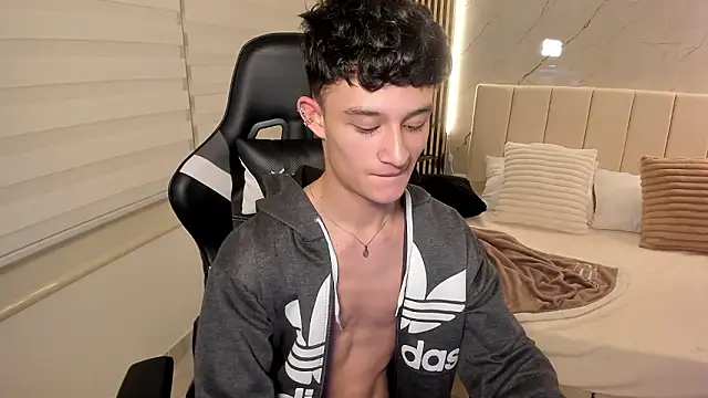 Patrick_Howland_ live sex cam