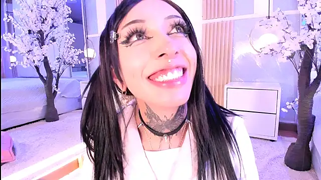 SalemBlackrose's cam snapshot