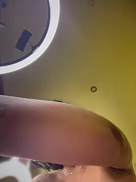 Your_HoneyXXX's cam snapshot