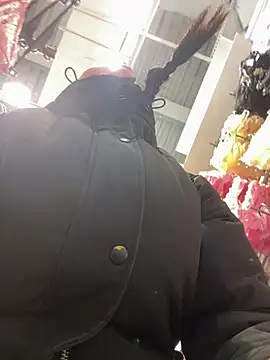 CrazzyChicks live sex cam