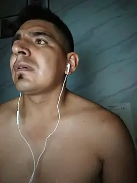 latino17's cam snapshot