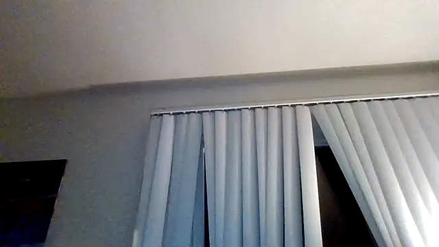 Tallhungandcloudy's cam snapshot