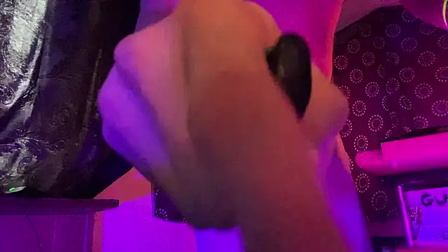 Guyst049's cam snapshot